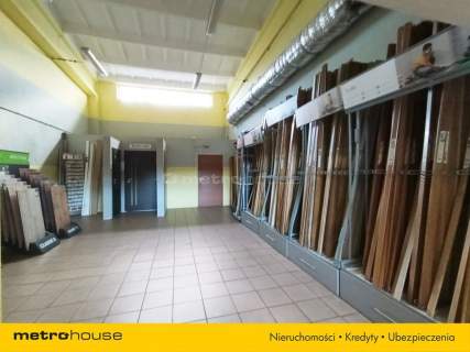 Na sprzedażbudynek handlowo-usługowy w Staszowie