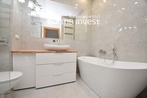Apartament Nadmorski Dwór miejsce w hali garażowej
