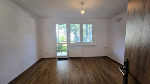 2 pokoje, balkon, parter-obok Hanza, po remoncie