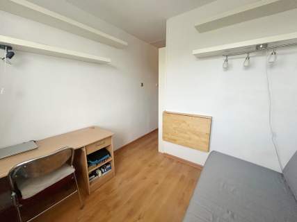 Przytulne studio w świetnej lokalizacji, gotowe do zamieszkania...