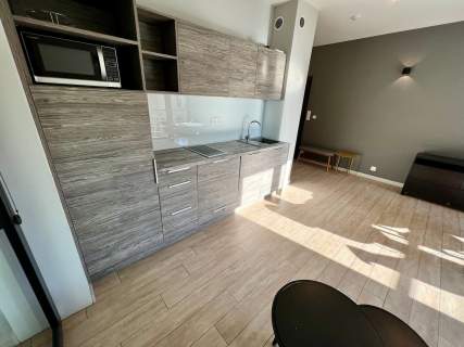 Kameralny apartament z parkingiem na Dąbrowie