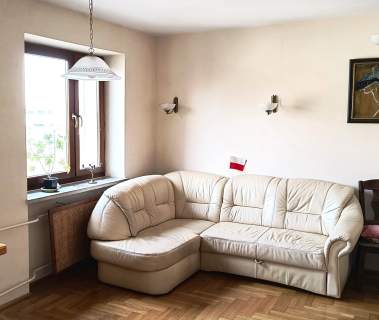 Pawlaczyka 132m, w tym 4pok.,2 łaz.,taras garaż, piwnica.