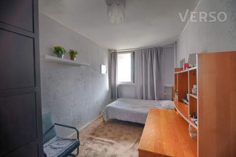 3 pokoje do remontu z balkonem