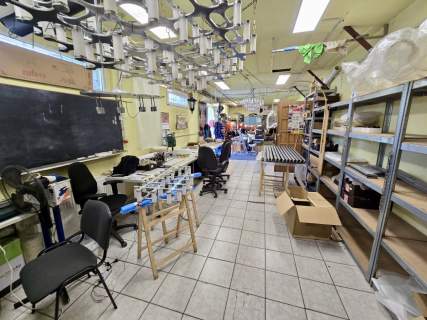 Produkcja, magazyn, biura   648m2, 2156m2 grunt 