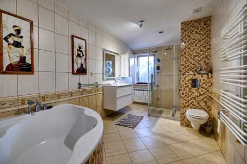 Dom 210,5 m2, z warsztatem 199,7 m2