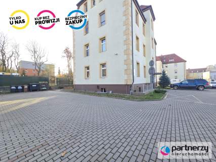 Lokal handlowo-usługowy z 7 miejscami parkingowymi
