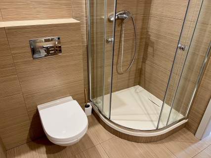 Kameralny apartament z parkingiem na Dąbrowie