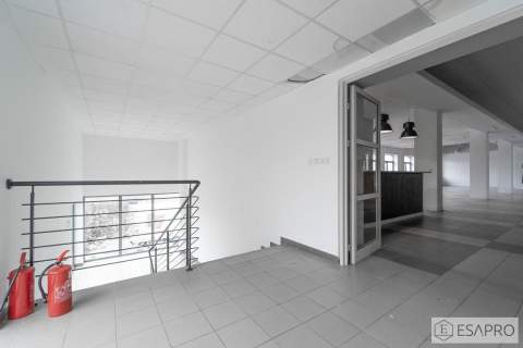 DUŻY LOKAL Z ZAPLECZEM SANITARNYM - SPORT/REKREACJ