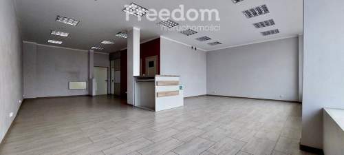 Atrakcyjny lokal w Debrznie w centrum miasta.