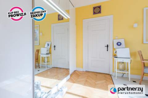Wyjątkowy apartament w przedwojennej willi pod las