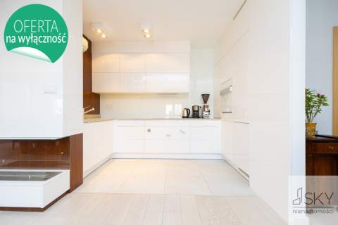 Dwupoziomowy penthouse na wynajem