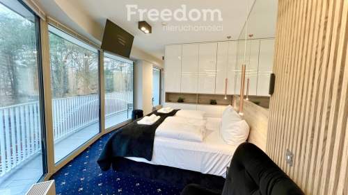Apartament z panoramicznym widokiem lasu w Lividus