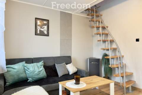 Dwupoziomowe mieszkanie, 82,20 m2, ul. Łęgska 41