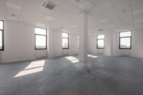 Nowoczesne biuro 123,34 m2 Winda parking design