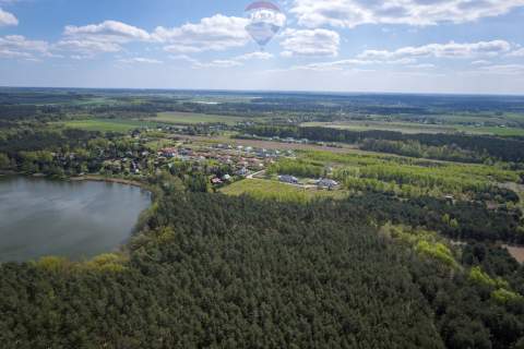 Działka budowlana z prywatnym lasem w Błędowie