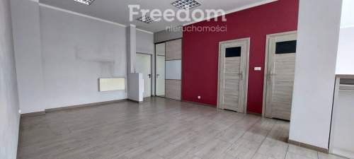Atrakcyjny lokal w Debrznie w centrum miasta.