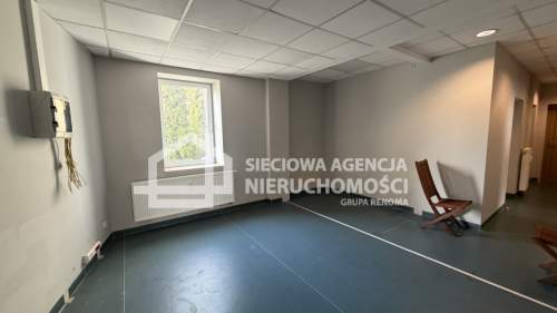 Lokal z witryną na parterze na Działkach Leśnych