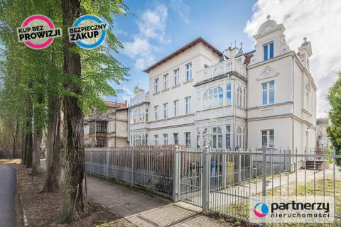 Wyjątkowy apartament w przedwojennej willi pod las