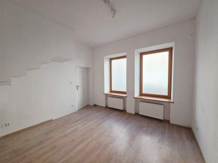 LOKAL 28,50 M2 OD ULICY - WEJŚCIE OD TRAUGUTTA