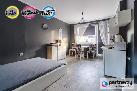 DOM Z 6 NIEZALEŻNYMI APARTAMENTAMI W ŁEBIE