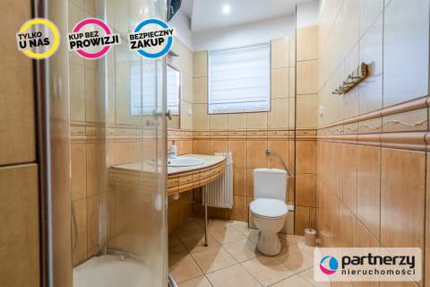 DOM Z 6 NIEZALEŻNYMI APARTAMENTAMI W ŁEBIE