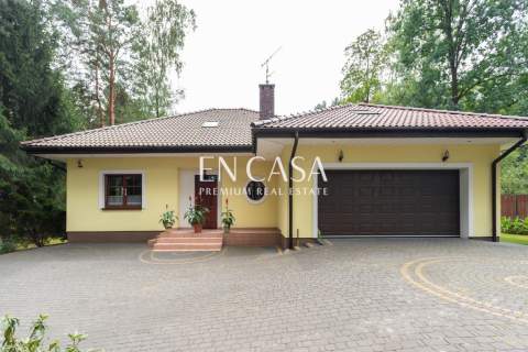 Dom ze starodrzewiem 20 min do Galerii Mokotów,