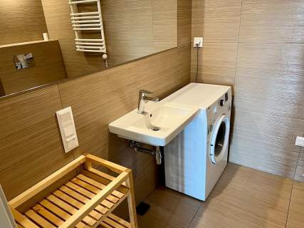 Kameralny apartament z parkingiem na Dąbrowie
