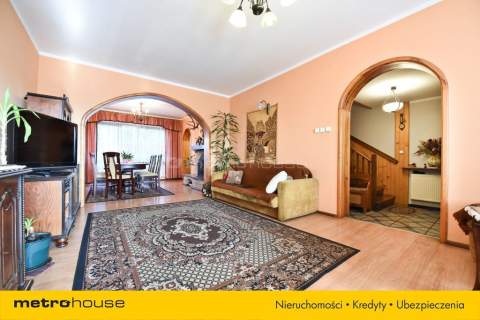Przestronny dom na kameralnym osiedlu Brzezina