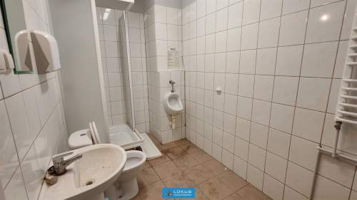 Magazyn rampa - 2 bramy, poziom zero - 3 bramy