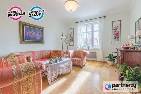 Wyjątkowy apartament w przedwojennej willi pod las