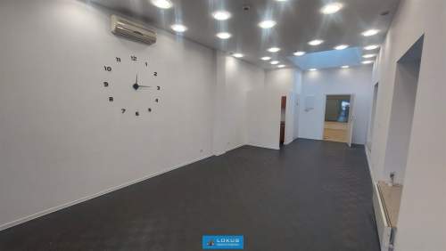 Lokal handlowy usługowy biurowy 69 m2 parter