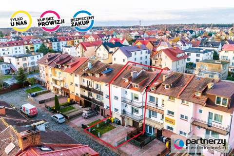 DOM Z 6 NIEZALEŻNYMI APARTAMENTAMI W ŁEBIE