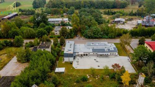 Budynek z częścią produkcyjną i mieszkalną
