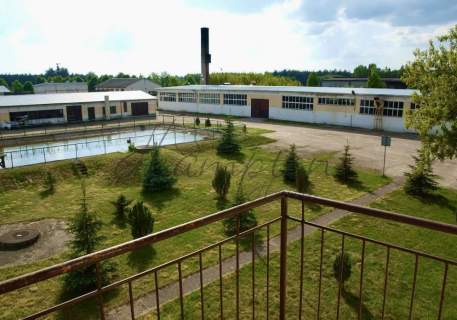 Działka z halami oraz biurem