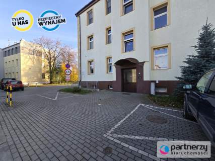 Lokal handlowo-usługowy z 7 miejscami parkingowymi