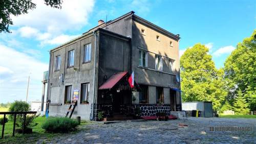 Parter domu na kolonii. Żółtnica ul. Dworcowa.