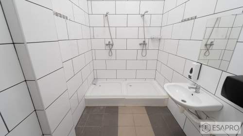 DUŻY LOKAL Z ZAPLECZEM SANITARNYM - SPORT/REKREACJ