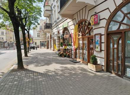 Lokal z możliwością przerobienia na mieszkanie.