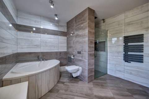 Dom 210,5 m2, z warsztatem 199,7 m2