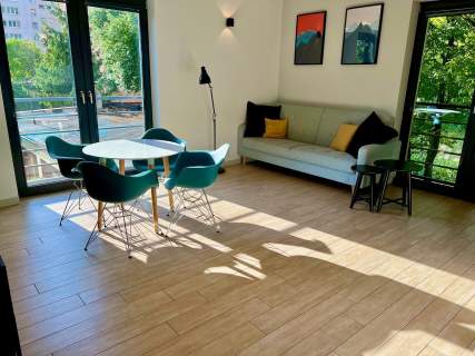 Kameralny apartament z parkingiem na Dąbrowie