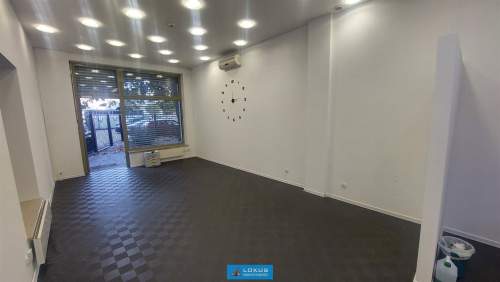 Lokal handlowy usługowy biurowy 69 m2 parter