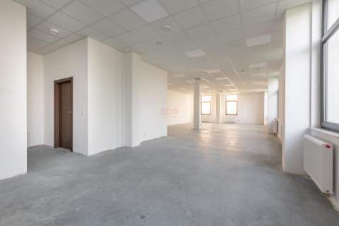 Lokal usługowy z tarasem, duży potencjał