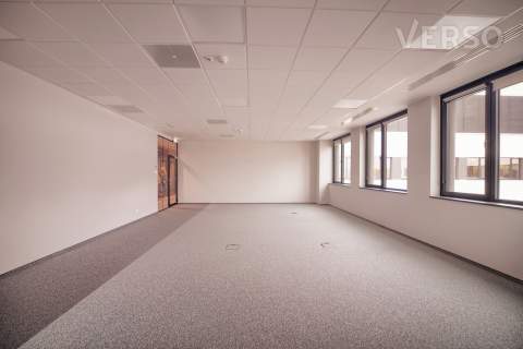 Biuro gotowe do wprowadzenia. Open space salki