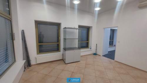 Lokal handlowy usługowy biurowy 69 m2 parter