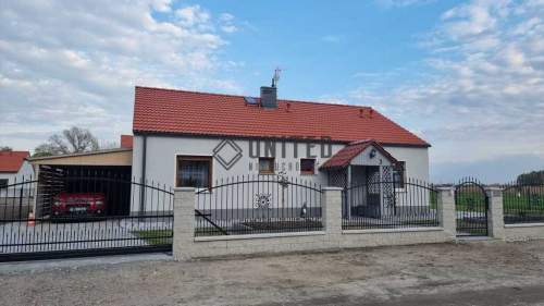 Dom wolnostojący z ogrodem w Miłoszycach