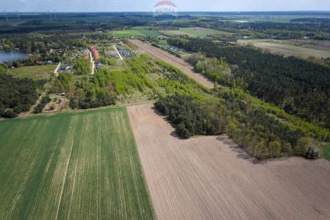 Działka budowlana z prywatnym lasem w Błędowie