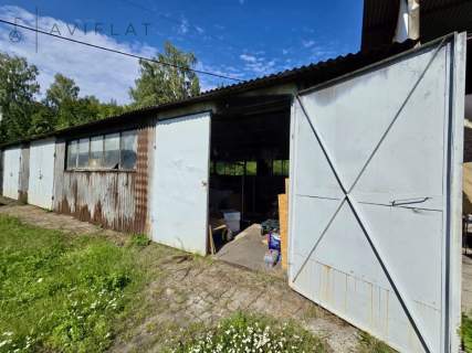 Produkcja, magazyn, biura   648m2, 2156m2 grunt 