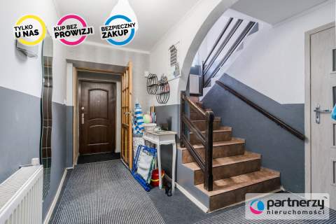 DOM Z 6 NIEZALEŻNYMI APARTAMENTAMI W ŁEBIE