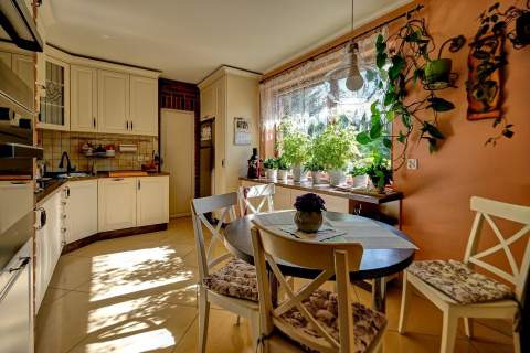 Dom 210,5 m2, z warsztatem 199,7 m2