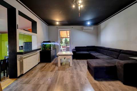 Dom 210,5 m2, z warsztatem 199,7 m2